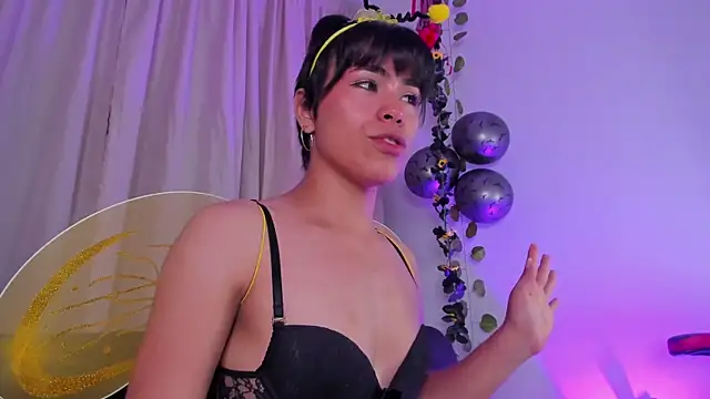 Little michell online show from 10/30/25, 02:54