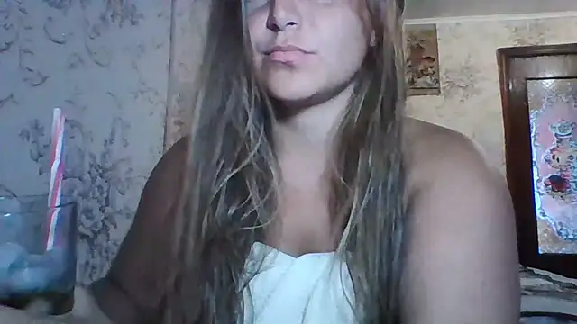 Snapshot of Evasapples chatting on 07/16/26, 09:28 Evasapples online show from 07/16/26, 09:28