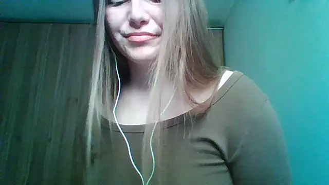 Snapshot of Evasapples chatting on 05/20/26, 08:28 Evasapples online show from 05/20/26, 08:28