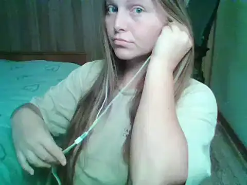 Evasapples online show from 10/13/25, 06:20