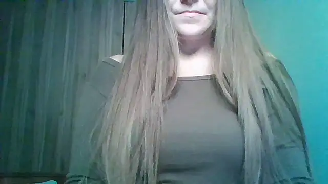 Snapshot of Evasapples chatting on 06/12/26, 01:53 Evasapples online show from 06/12/26, 01:53