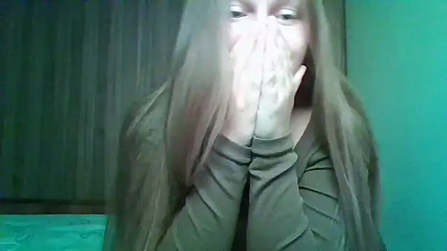 Evasapples online show from 09/28/25, 03:08