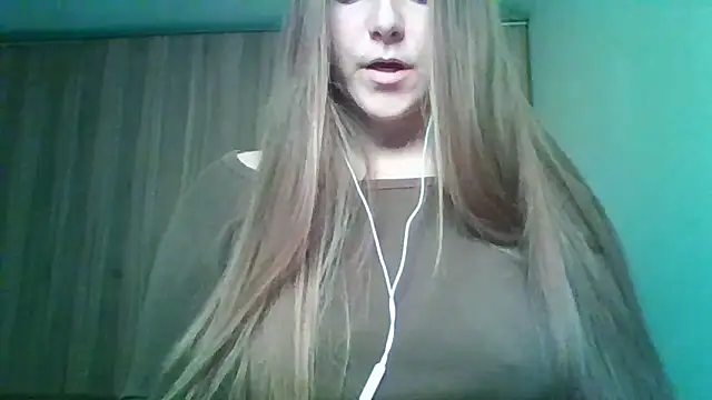 Snapshot of Evasapples chatting on 05/02/26, 07:41 Evasapples online show from 05/02/26, 07:41