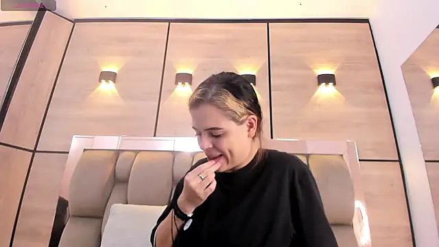 dorothy vegga online show from 11/19/25, 02:22