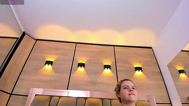 dorothy vegga online show from 11/17/25, 04:38