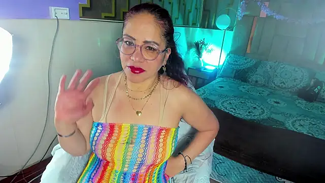 maria paulac online show from 10/19/25, 05:10