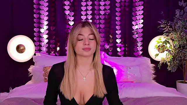 Snapshot of HelenaMorgan chatting on 02/20/26, 06:26 HelenaMorgan online show from 02/20/26, 06:26