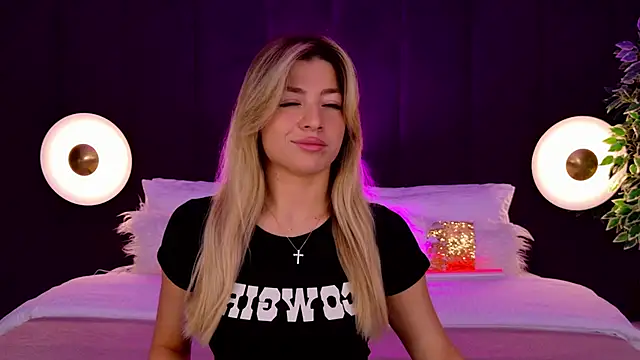 HelenaMorgan online show from 05/15/26, 03:04