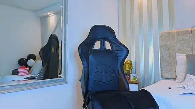 Tayra Pradit online show from 03/23/26, 07:03