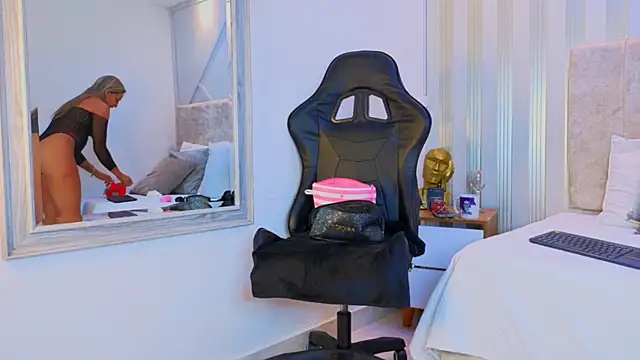 Tayra Pradit online show from 03/31/26, 01:29