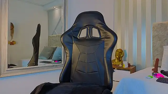 Tayra Pradit online show from 03/08/26, 07:39