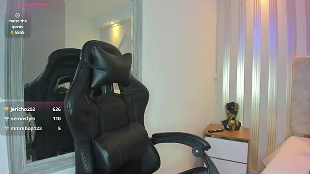 Snapshot of Tayra_Pradit chatting on 03/05/25, 02:25 Tayra Pradit online show from 03/05/25, 02:25