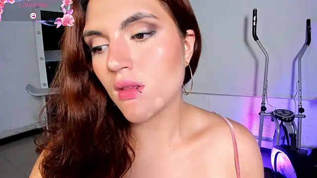 Snapshot of becca_diamond chatting on 03/10/25, 11:06 becca diamond online show from 03/10/25, 11:06