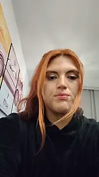 Snapshot of becca_diamond chatting on 10/28/25, 02:01 becca diamond online show from 10/28/25, 02:01