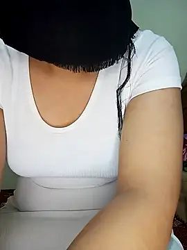 Snapshot of Sahar_sexy chatting on 01/26/25, 05:34 Sahar sexy online show from 01/26/25, 05:34