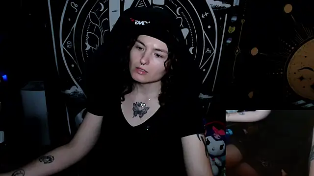 BrandiWRLD 999 online show from 10/04/25, 08:10