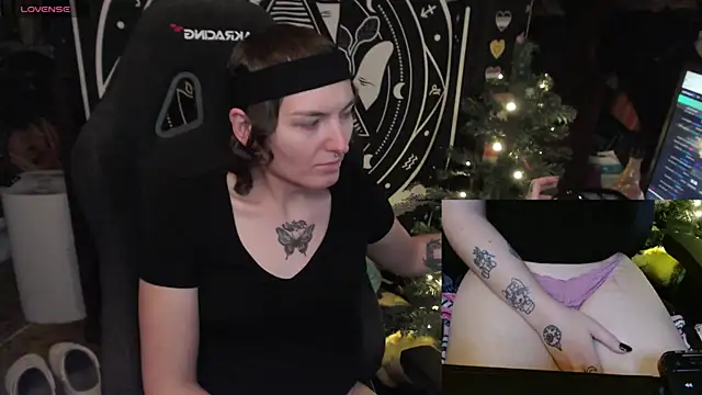 BrandiWRLD 999 online show from 01/27/25, 12:33