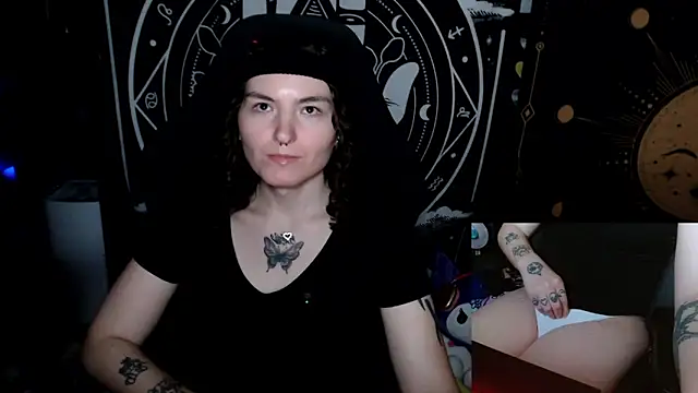 BrandiWRLD 999 online show from 10/01/25, 09:07