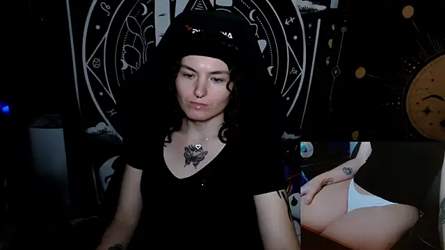 BrandiWRLD 999 online show from 09/30/25, 07:20