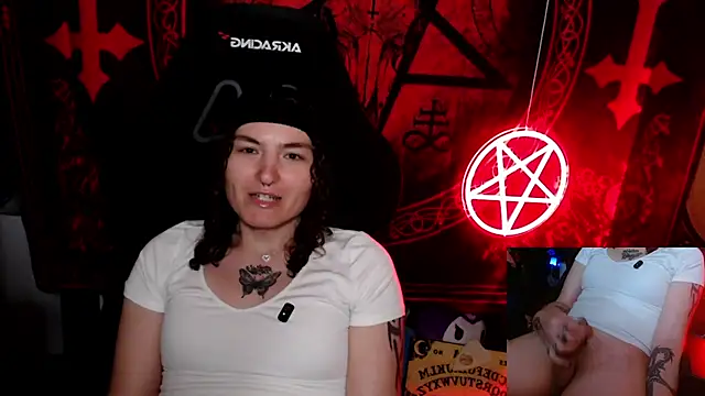 BrandiWRLD 999 online show from 10/13/25, 07:37