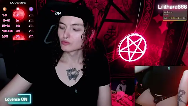 BrandiWRLD 999 online show from 10/30/25, 01:37