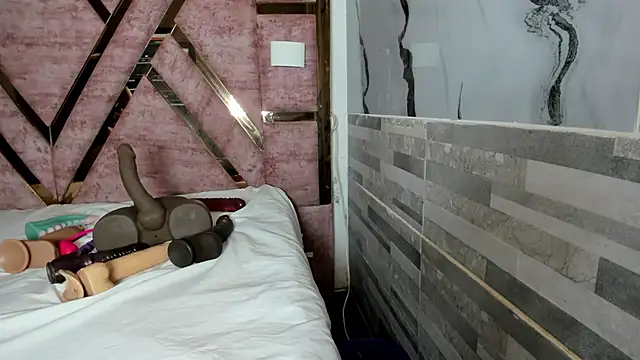 tifany bigdick online show from 11/26/25, 07:03