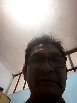 ardiente47 online show from 10/23/25, 06:50