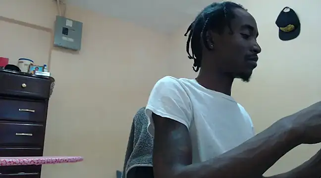 Snapshot of jammasterjack chatting on 02/17/25, 01:33 jammasterjack online show from 02/17/25, 01:33