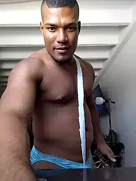 Snapshot of MaximoHotCumx chatting on 02/19/25, 06:43 MaximoHotCumx online show from 02/19/25, 06:43