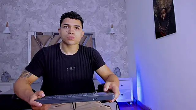 Snapshot of gerson_zt chatting on 10/21/25, 06:29 gerson zt online show from 10/21/25, 06:29