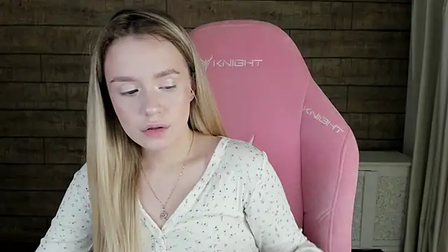 MilanaBalmain online show from 04/14/26, 04:17