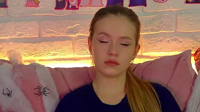 MilanaBalmain online show from 11/01/25, 08:19