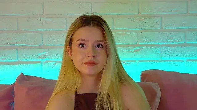 MilanaBalmain online show from 02/28/26, 06:02