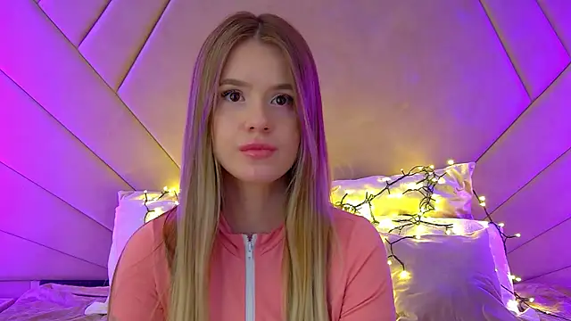 MilanaBalmain online show from 03/10/25, 12:17