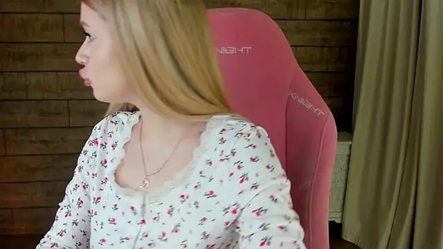 MilanaBalmain online show from 04/08/26, 04:08