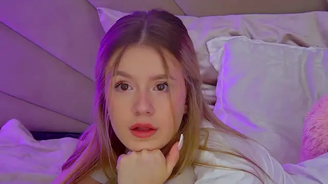 MilanaBalmain online show from 10/07/25, 04:24