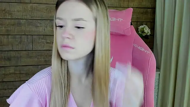 MilanaBalmain online show from 10/11/25, 04:13