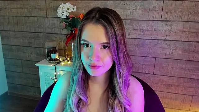 MilanaBalmain online show from 03/11/25, 03:45