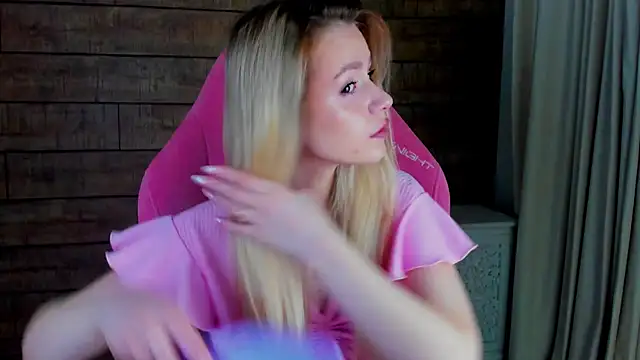 MilanaBalmain online show from 03/02/26, 04:24