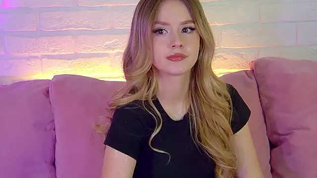 MilanaBalmain online show from 11/26/25, 04:18