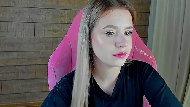 MilanaBalmain online show from 03/21/26, 04:14