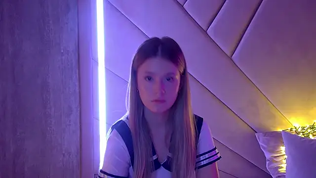 MilanaBalmain online show from 09/23/25, 05:20