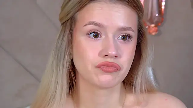 MilanaBalmain online show from 02/20/26, 04:31