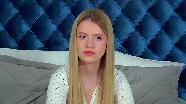 MilanaBalmain online show from 03/06/26, 04:40