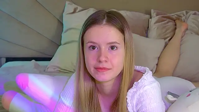 MilanaBalmain online show from 11/05/25, 04:21