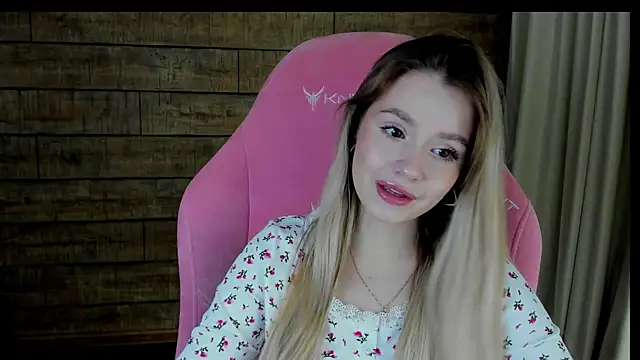 MilanaBalmain online show from 04/01/26, 04:04