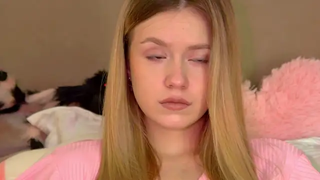 MilanaBalmain online show from 10/27/25, 04:35