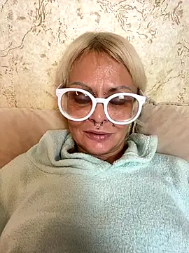 Gardener of Illusions online show from 11/03/25, 03:56