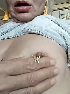 Gardener of Illusions online show from 10/18/25, 03:19