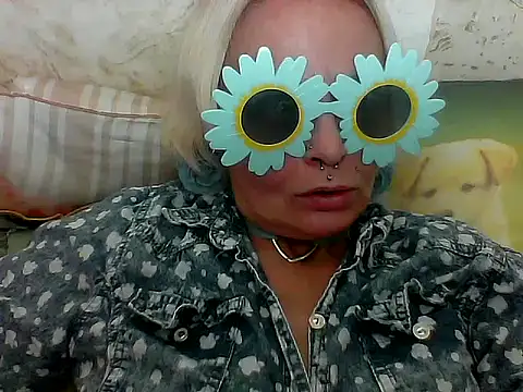 Snapshot of Gardener_of_Illusions chatting on 05/30/26, 03:46 Gardener of Illusions online show from 05/30/26, 03:46
